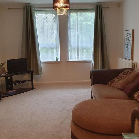 2-Bedroom Back Hilton Area Apartment - Ground Floor, Aberdeen City Center Chambre photo