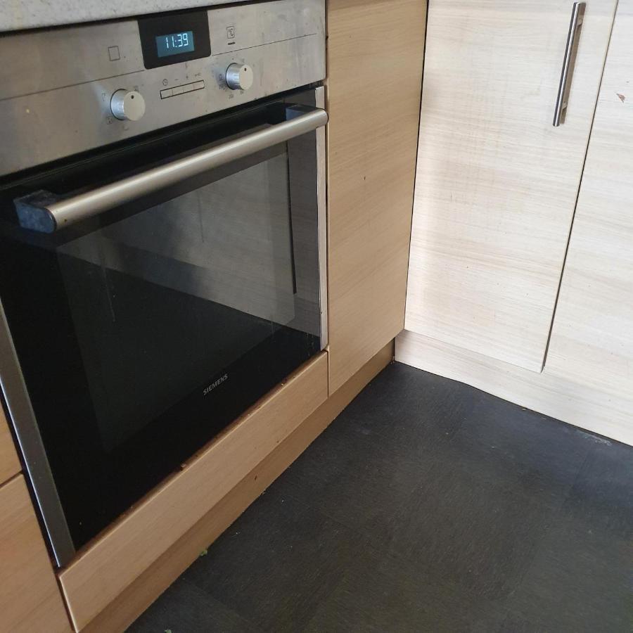 2-Bedroom Back Hilton Area Apartment - Ground Floor, Aberdeen City Center Extérieur photo