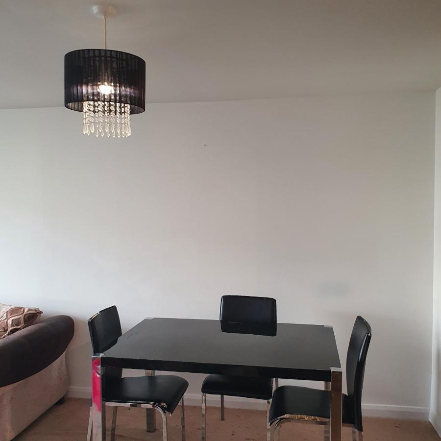 2-Bedroom Back Hilton Area Apartment - Ground Floor, Aberdeen City Center Extérieur photo