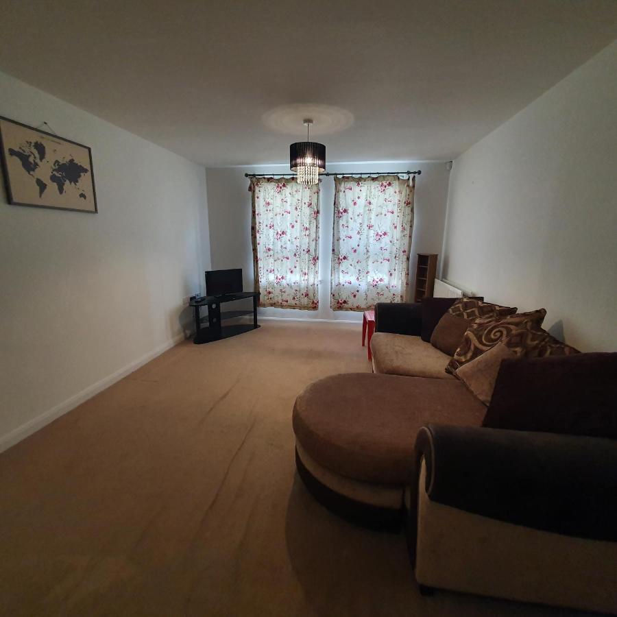 2-Bedroom Back Hilton Area Apartment - Ground Floor, Aberdeen City Center Extérieur photo